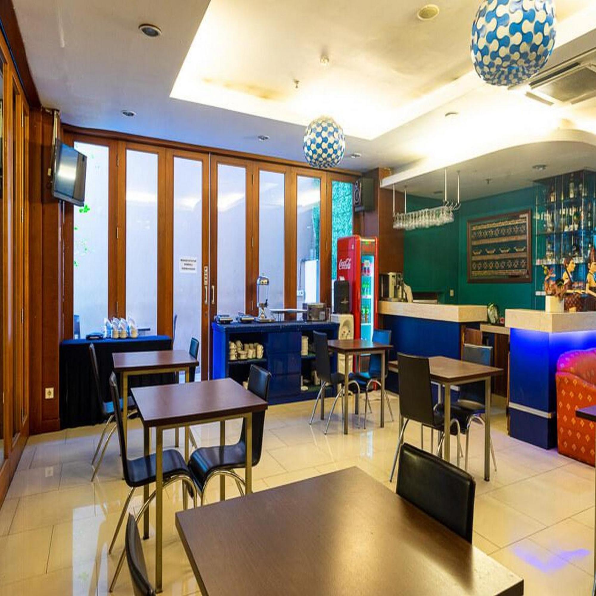 Reddoorz Plus At Blue Pacific Blok M Джакарта Экстерьер фото