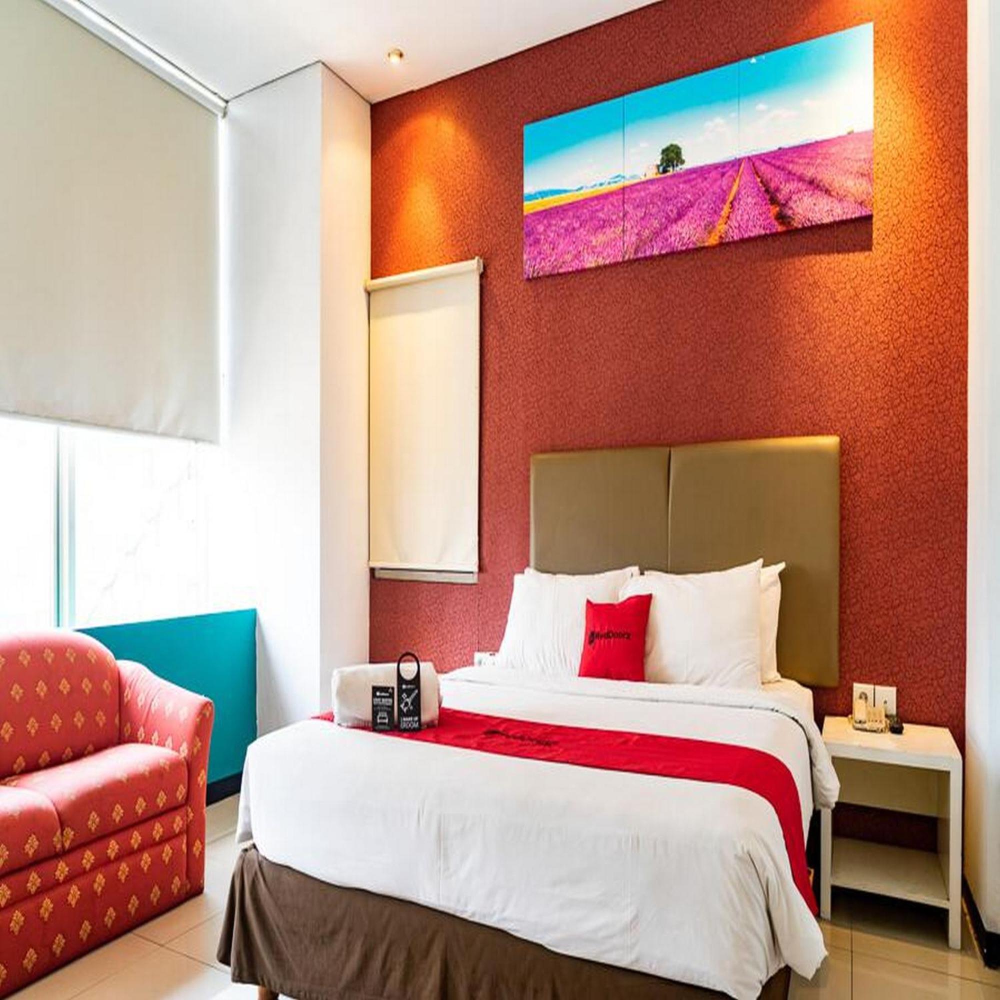 Reddoorz Plus At Blue Pacific Blok M Джакарта Экстерьер фото