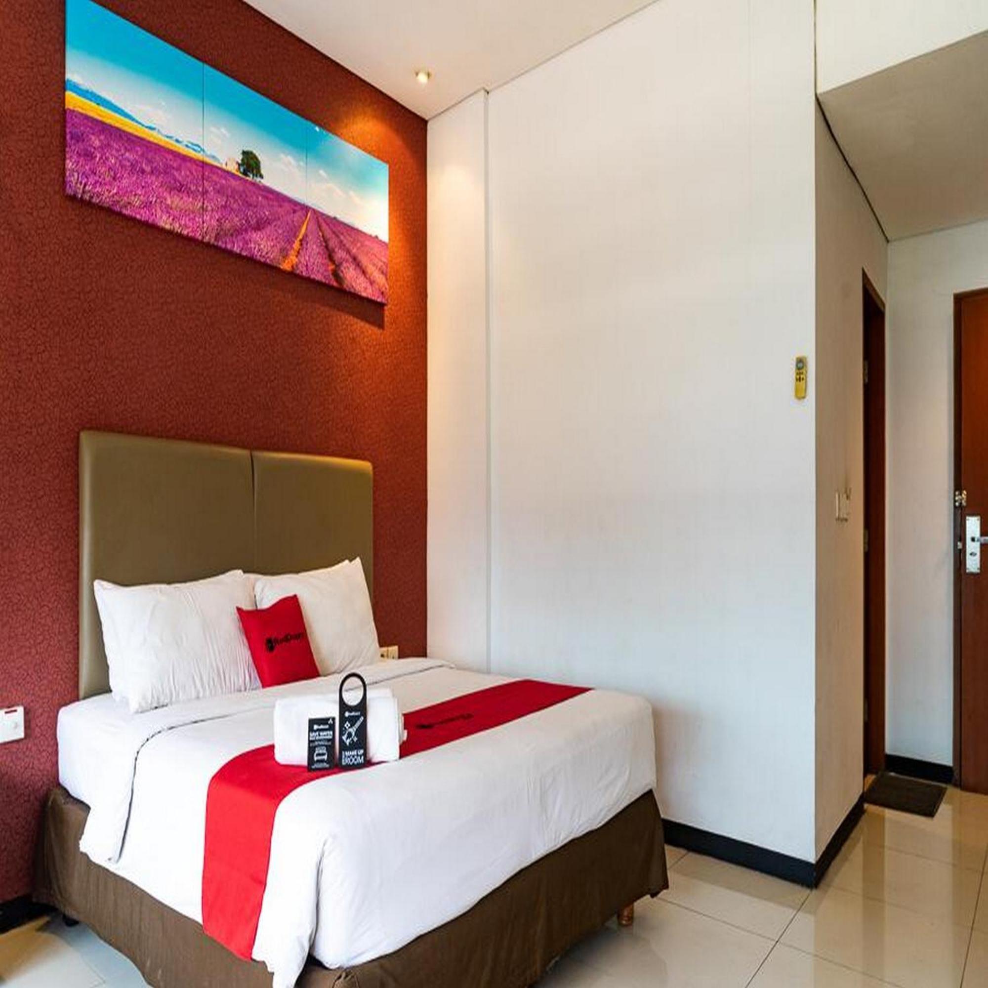 Reddoorz Plus At Blue Pacific Blok M Джакарта Экстерьер фото